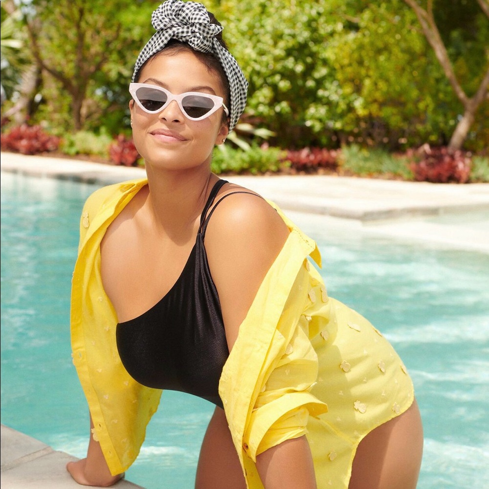 Sleek One-Shoulder One-Piece Swimsuit